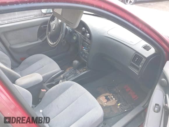 ✅ 2004 Hyundai Elantra GLS • VIN: KMHDN46D84U749465 • Lot: 40692684. Wystawiony na IAAI z przebiegiem 84 855 mil. Bezpłatny archiwum sprzedaży aukcyjnych z USA i szczegółowy raport historii pojazdu na DreamBid. Zdjęcie 5.