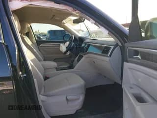 ✅ 2018 Volkswagen Atlas SE • VIN: 1V2DR2CAXJC579469 • Lot: 43689569. Wystawiony na IAAI z przebiegiem 82 742 mil. Bezpłatny archiwum sprzedaży aukcyjnych z USA i szczegółowy raport historii pojazdu na DreamBid. Zdjęcie 1.