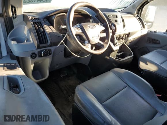 ✅ 2015 Ford Transit Cargo • VIN: 1FTNE1ZM4FKB31724 • Lot: 94396535. Wystawiony na Copart z przebiegiem 238 714 mil. Bezpłatny archiwum sprzedaży aukcyjnych z USA i szczegółowy raport historii pojazdu na DreamBid. Zdjęcie 8.