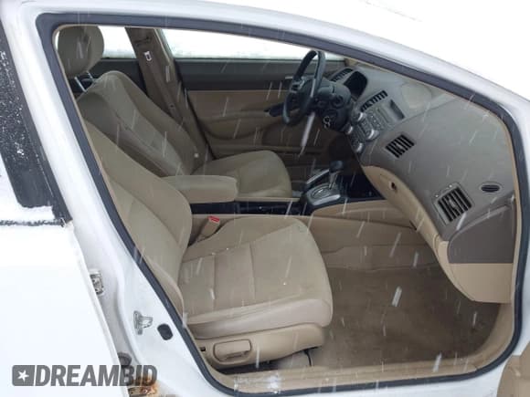 ✅ 2008 Honda Civic LX • VIN: 2HGFA16568H339354 • Лот: 43818305. Опубликован ранее на IAAI с пробегом 112 112 миль. Бесплатный доступ к архиву аукционных продаж из США и подробный отчёт об истории автомобиля на DreamBid. Изображение 5.