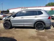 ✅ 2022 Volkswagen Tiguan SE R-Line Black • VIN: 3VV8B7AX0NM002130 • Лот: 43201424. Опубликован ранее на IAAI с пробегом 27 739 миль. Бесплатный доступ к архиву аукционных продаж из США и подробный отчёт об истории автомобиля на DreamBid. Изображение 15.