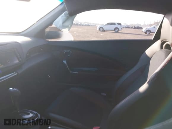 ✅ 2015 Honda CR-Z EX • VIN: JHMZF1D60FS003180 • Лот: 43845908. Опубликован ранее на IAAI с пробегом 164 682 миль. Бесплатный доступ к архиву аукционных продаж из США и подробный отчёт об истории автомобиля на DreamBid. Изображение 5.