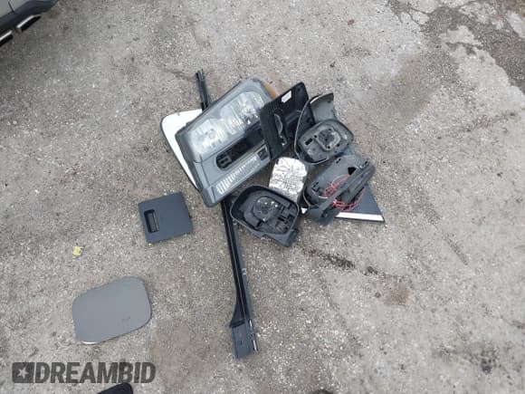 ✅ 2024 Kia Telluride S • VIN: 5XYP6DGC7RG530106 • Lot: 43033724. Listed on IAAI with 17,180 mi. Free auction sales archive from the USA and detailed vehicle history report at DreamBid. Image 12.