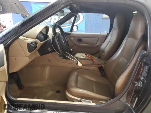 ✅ 2001 BMW Z3 2.5 • VIN: WBACN33421LK46222 • Lot: 55395215. Wystawiony na Copart z przebiegiem 148 123 mil. Bezpłatny archiwum sprzedaży aukcyjnych z USA i szczegółowy raport historii pojazdu na DreamBid. Zdjęcie 7.