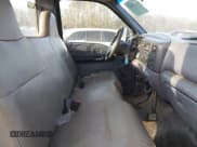 ✅ 2001 Ford F-250 XL • VIN: 1FTNF21L21EB78182 • Lot: 41477682. Wystawiony na IAAI z przebiegiem 122 188 mil. Bezpłatny archiwum sprzedaży aukcyjnych z USA i szczegółowy raport historii pojazdu na DreamBid. Zdjęcie 5.