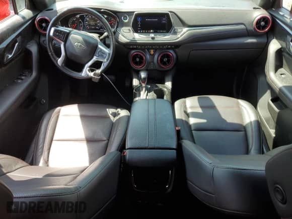 2020 Chevrolet Blazer RS z VIN 3GNKBERS4LS556918, wystawiony jako Copart lot #55493224 z przebiegiem 99 451 mil mil oraz Szkoda całkowita • Salvage title. Historia ofert i sprzedaży dostępna na DreamBid. Obrazek 8.