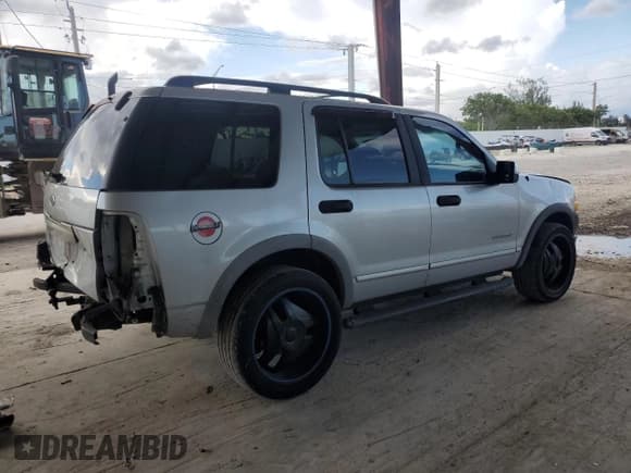 ✅ 2002 Ford Explorer XLS • VIN: 1FMZU72EX2UB37211 • Lot: 89441575. Wystawiony na Copart z przebiegiem 215 952 mil. Bezpłatny archiwum sprzedaży aukcyjnych z USA i szczegółowy raport historii pojazdu na DreamBid. Zdjęcie 3.