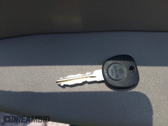 ✅ 2008 Chevrolet Suburban 2LT • VIN: 3GNFC16008G150705 • Lot: 42466375. Listed on IAAI with 237,486 mi. Free auction sales archive from the USA and detailed vehicle history report at DreamBid. Image 11.