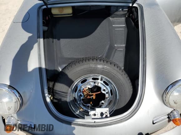 ✅ 1962 Porsche 356 • VIN: 210534 • Lot: 75383754. Wystawiony na Copart z przebiegiem 77 903 mil. Bezpłatny archiwum sprzedaży aukcyjnych z USA i szczegółowy raport historii pojazdu na DreamBid. Zdjęcie 11.