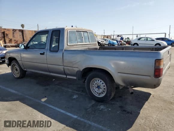✅ 1995 Toyota Pickup DX • VIN: JT4RN93P3S5111573 • Лот: 52043905. Опубликован ранее на Copart с пробегом 269 066 миль. Бесплатный доступ к архиву аукционных продаж из США и подробный отчёт об истории автомобиля на DreamBid. Изображение 2.