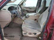 ✅ 2001 Ford Expedition XLT • VIN: 1FMPU16L01LB75791 • Lot: 81796535. Wystawiony na Copart z przebiegiem 278 272 mil. Bezpłatny archiwum sprzedaży aukcyjnych z USA i szczegółowy raport historii pojazdu na DreamBid. Zdjęcie 7.