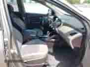 2013 Hyundai Tucson GLS z VIN KM8JU3AC5DU624633, wystawiony jako IAAI lot #42366217 z przebiegiem 108 258 mil mil oraz . Historia ofert i sprzedaży dostępna na DreamBid. Obrazek 5.