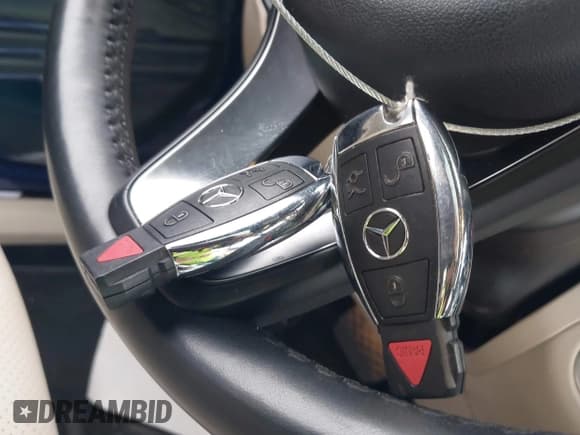 ✅ 2018 Mercedes-Benz GLC 300 • VIN: WDC0G4KB0JV086622 • Lot: 43574724. Listed on IAAI with 104,659 mi. Free auction sales archive from the USA and detailed vehicle history report at DreamBid. Image 11.