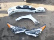 ✅ 2013 Hyundai Veloster w/Black Int • VIN: KMHTC6AD4DU153855 • Lot: 41589006. Wystawiony na IAAI z przebiegiem 106 161 mil. Bezpłatny archiwum sprzedaży aukcyjnych z USA i szczegółowy raport historii pojazdu na DreamBid. Zdjęcie 12.