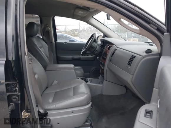 ✅ 2004 Dodge Durango SLT • VIN: 1D4HB48N34F199362 • Lot: 43607573. Wystawiony na IAAI z przebiegiem 228 663 mil. Bezpłatny archiwum sprzedaży aukcyjnych z USA i szczegółowy raport historii pojazdu na DreamBid. Zdjęcie 5.