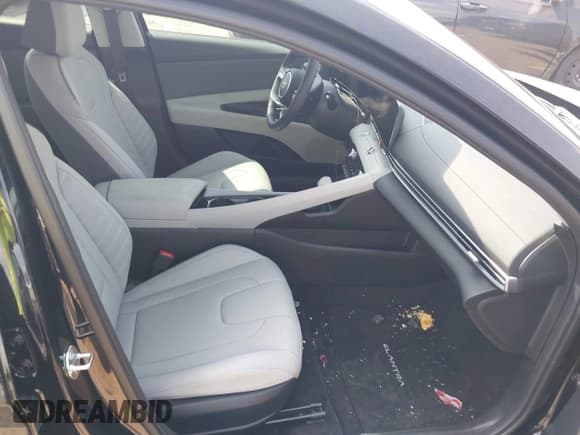 ✅ 2025 Hyundai Elantra Limited • VIN: KMHLP4DGXSU964944 • Lot: 43139973. Wystawiony na IAAI z przebiegiem 1 833 mil. Bezpłatny archiwum sprzedaży aukcyjnych z USA i szczegółowy raport historii pojazdu na DreamBid. Zdjęcie 5.