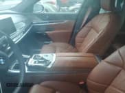 ✅ 2024 BMW i7 xDrive60 • VIN: WBY53EJ08RCP27227 • Lot: 74042144. Wystawiony na Copart z przebiegiem Nie podano. Bezpłatny archiwum sprzedaży aukcyjnych z USA i szczegółowy raport historii pojazdu na DreamBid. Zdjęcie 7.