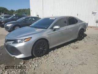 ✅ 2018 Toyota Camry XLE • VIN: 4T1B11HK9JU625794 • Лот: 70768885. Опубликован ранее на Copart с пробегом 83 979 миль. Бесплатный доступ к архиву аукционных продаж из США и подробный отчёт об истории автомобиля на DreamBid. Изображение 1.