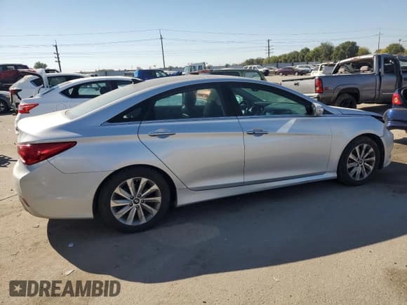✅ 2014 Hyundai Sonata SE • VIN: 5NPEC4AC3EH839809 • Lot: 74275544. Listed on Copart with 117,367 mi. Free auction sales archive from the USA and detailed vehicle history report at DreamBid. Image 3.