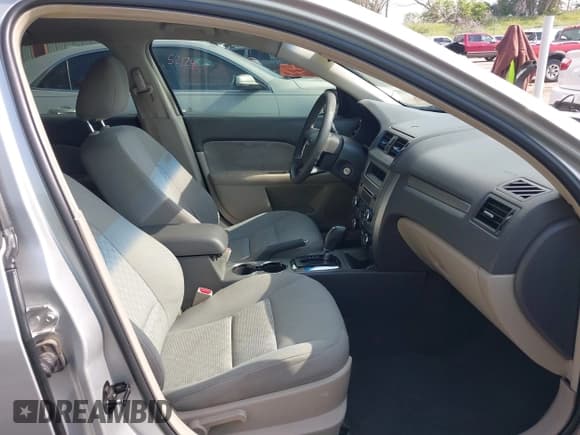 ✅ 2010 Ford Fusion SE • VIN: 3FAHP0HA3AR163647 • Лот: 42348597. Опубликован ранее на IAAI с пробегом 181 778 миль. Бесплатный доступ к архиву аукционных продаж из США и подробный отчёт об истории автомобиля на DreamBid. Изображение 5.