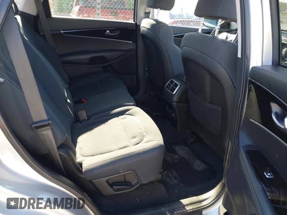 ✅ 2019 Kia Sorento LX • VIN: 5XYPG4A53KG585861 • Лот: 43512101. Опубликован ранее на IAAI с пробегом 53 798 миль. Бесплатный доступ к архиву аукционных продаж из США и подробный отчёт об истории автомобиля на DreamBid. Изображение 8.