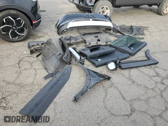 ✅ 2022 Hyundai Ioniq 5 SE • VIN: KM8KM4AE6NU070452 • Lot: 79140664. Wystawiony na Copart z przebiegiem 27 517 mil mil. Skorzystaj z bezpłatnego archiwum sprzedaży aukcyjnych z USA i zobacz szczegółowy raport historii pojazdu na DreamBid. Zdjęcie 13.