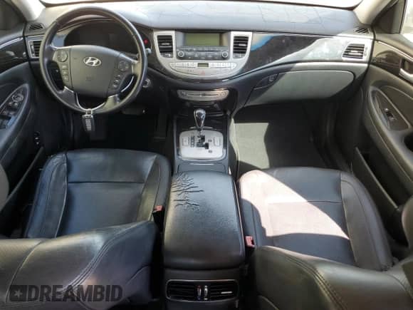 2013 Hyundai Genesis 3.8L z VIN KMHGC4DD6DU209103, wystawiony jako Copart lot #76821794 z przebiegiem 214 857 mil mil oraz Czysty tytuł • Clean title. Historia ofert i sprzedaży dostępna na DreamBid. Obrazek 8.