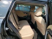 ✅ 2021 Toyota RAV4 XLE • VIN: 2T3P1RFV4MW160306 • Lot: 60722055. Wystawiony na Copart z przebiegiem 62 620 mil. Bezpłatny archiwum sprzedaży aukcyjnych z USA i szczegółowy raport historii pojazdu na DreamBid. Zdjęcie 11.