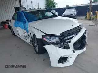 ✅ 2019 Mercedes-Benz E 300 • VIN: WDDZF4JB6KA546141 • Lot: 42767863. Wystawiony na IAAI z przebiegiem 66 921 mil. Bezpłatny archiwum sprzedaży aukcyjnych z USA i szczegółowy raport historii pojazdu na DreamBid. Zdjęcie 1.