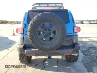 ✅ 2007 Toyota FJ Cruiser • VIN: JTEBU11F670001844 • Lot: 71025464. Listed on Copart with 208,355 mi. Free auction sales archive from the USA and detailed vehicle history report at DreamBid. Image 6.