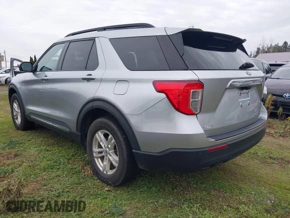 ✅ 2020 Ford Explorer XLT • VIN: 1FMSK8DH1LGD02762 • Lot: 43800581. Listed on IAAI with 131,596 mi. Free auction sales archive from the USA and detailed vehicle history report at DreamBid. Image 3.
