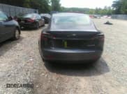 ✅ 2023 Tesla Model 3 Long Range • VIN: 5YJ3E1EB2PF633240 • Lot: 39650160. Wystawiony na IAAI z przebiegiem 15 628 mil. Bezpłatny archiwum sprzedaży aukcyjnych z USA i szczegółowy raport historii pojazdu na DreamBid. Zdjęcie 16.