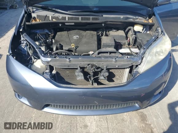 ✅ 2017 Toyota Sienna LE Auto Access Seat • VIN: 5TDKZ3DC0HS771457 • Lot: 82721385. Wystawiony na Copart z przebiegiem 116 721 mil. Bezpłatny archiwum sprzedaży aukcyjnych z USA i szczegółowy raport historii pojazdu na DreamBid. Zdjęcie 12.