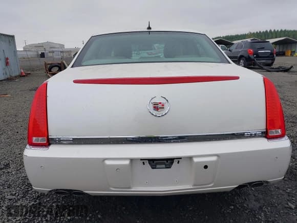 ✅ 2008 Cadillac DTS 1SC • VIN: 1G6KD57Y88U113711 • Lot: 43191891. Listed on IAAI with 140,826 mi. Free auction sales archive from the USA and detailed vehicle history report at DreamBid. Image 17.