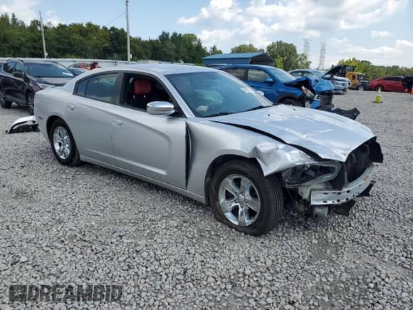 2012 Dodge Charger SE с VIN 2C3CDXBG4CH185257, выставлен на аукционе Copart как лот 69305325 с пробегом 130 466 миль миль и Списание • Salvage title. История ставок и продаж доступна на DreamBid. Изображение 4.