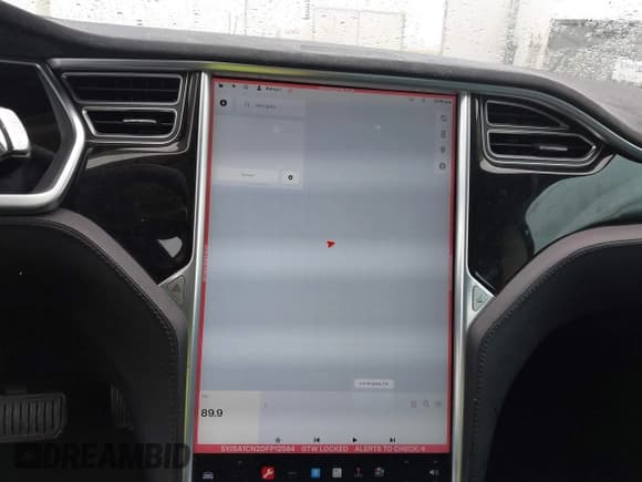 ✅ 2013 Tesla Model S • VIN: 5YJSA1CN2DFP12584 • Lot: 43711385. Wystawiony na IAAI z przebiegiem 133 895 mil. Bezpłatny archiwum sprzedaży aukcyjnych z USA i szczegółowy raport historii pojazdu na DreamBid. Zdjęcie 18.