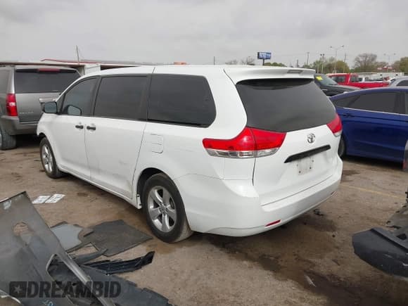 ✅ 2013 Toyota Sienna L • VIN: 5TDZK3DCXDS382077 • Lot: 41808099. Listed on IAAI with 256,998 mi. Free auction sales archive from the USA and detailed vehicle history report at DreamBid. Image 3.