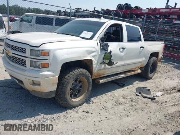✅ 2015 Chevrolet Silverado 1500 High Country • VIN: 3GCUKTEC2FG302930 • Лот: 43233337. Опубликован ранее на IAAI с пробегом 137 425 миль. Бесплатный доступ к архиву аукционных продаж из США и подробный отчёт об истории автомобиля на DreamBid. Изображение 2.