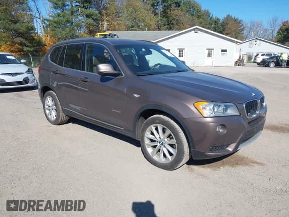 ✅ 2013 BMW X3 xDrive28i • VIN: 5UXWX9C55D0A13707 • Lot: 43555566. Listed on IAAI with 90,733 mi. Free auction sales archive from the USA and detailed vehicle history report at DreamBid. Image 1.