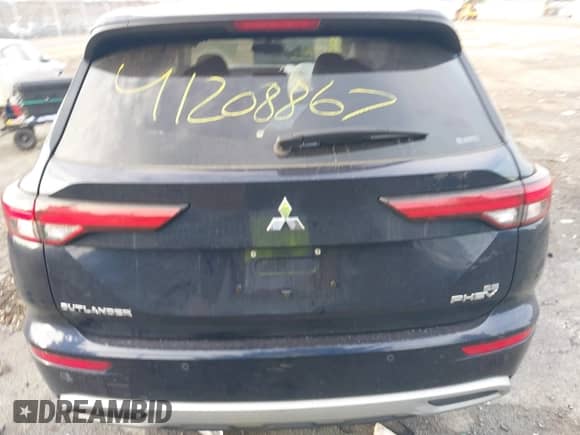 2023 Mitsubishi Outlander SE with VIN JA4T5UA9XPZ013504, listed as a IAAI auction lot 41208867 with 14,285 mi miles and . Bid and sale history available at DreamBid. Image 17.