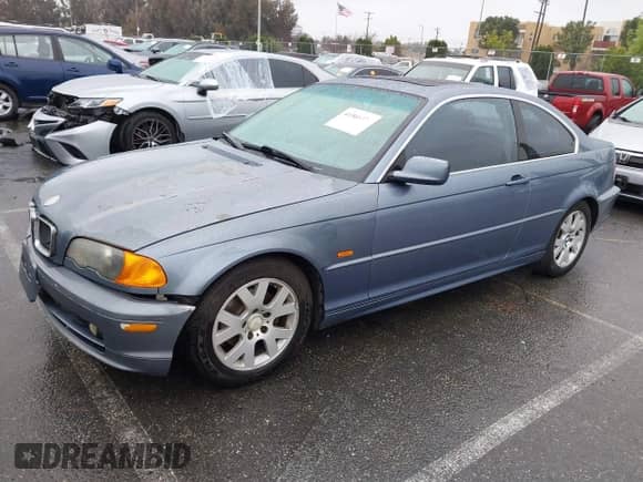 2000 BMW 3 Series 323Ci с VIN WBABM3348YJN80646, выставлен на аукционе IAAI как лот 41560077 с пробегом 230 422 миль миль и . История ставок и продаж доступна на DreamBid. Изображение 2.