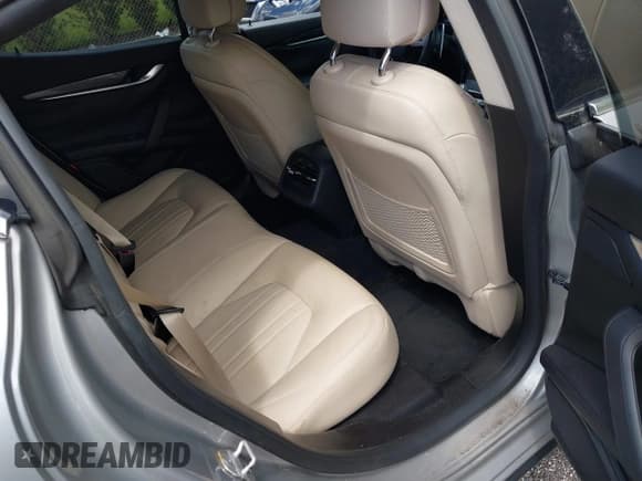 ✅ 2015 Maserati Ghibli • VIN: ZAM57XSA6F1137541 • Lot: 43188318. Wystawiony na IAAI z przebiegiem 87 000 mil. Bezpłatny archiwum sprzedaży aukcyjnych z USA i szczegółowy raport historii pojazdu na DreamBid. Zdjęcie 8.