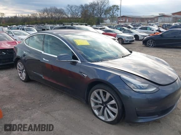✅ 2018 Tesla Model 3 Long Range Battery • VIN: 5YJ3E1EB8JF132506 • Lot: 43736283. Wystawiony na IAAI z przebiegiem 112 118 mil. Bezpłatny archiwum sprzedaży aukcyjnych z USA i szczegółowy raport historii pojazdu na DreamBid. Zdjęcie 13.
