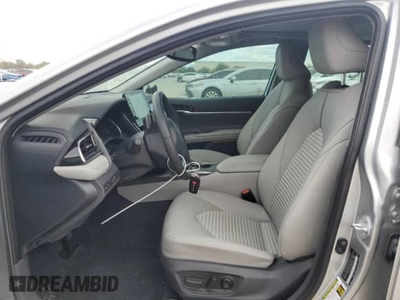 2022 Toyota Camry SE с VIN 4T1S11AK3NU048289, выставлен на аукционе Copart как лот 70018485 с пробегом 10 830 миль миль и Списание • Salvage title. История ставок и продаж доступна на DreamBid. Изображение 7.