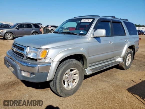 ✅ 2000 Toyota 4Runner SR5 • VIN: JT3GN86RXY0175473 • Lot: 91023345. Listed on Copart with 338,115 mi. Free auction sales archive from the USA and detailed vehicle history report at DreamBid. Image 1.