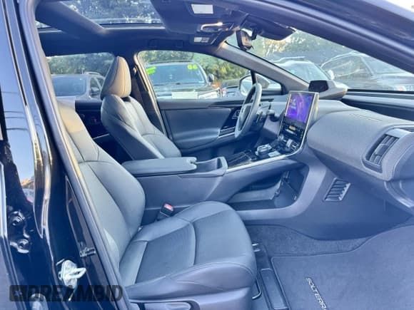 ✅ 2023 Subaru Solterra Premium • VIN: JTMABABA3PA039826 • Lot: 84847395. Wystawiony na Copart z przebiegiem 10 329 mil. Bezpłatny archiwum sprzedaży aukcyjnych z USA i szczegółowy raport historii pojazdu na DreamBid. Zdjęcie 5.