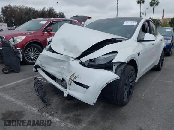 ✅ 2024 Tesla Model Y • VIN: 7SAYGDED6RF166543 • Лот: 41713362. Опубликован ранее на IAAI с пробегом Не указан. Бесплатный доступ к архиву аукционных продаж из США и подробный отчёт об истории автомобиля на DreamBid. Изображение 2.