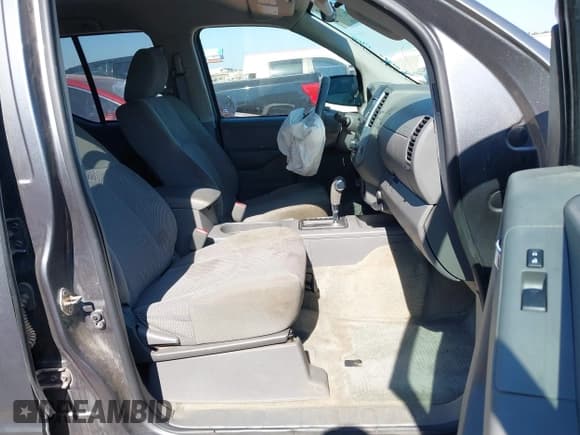 ✅ 2017 Nissan Frontier SV • VIN: 1N6AD0EV9HN766821 • Lot: 43402650. Wystawiony na IAAI z przebiegiem 231 625 mil. Bezpłatny archiwum sprzedaży aukcyjnych z USA i szczegółowy raport historii pojazdu na DreamBid. Zdjęcie 5.