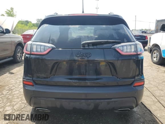 ✅ 2020 Jeep Cherokee Altitude • VIN: 1C4PJMLN5LD550818 • Lot: 60082645. Wystawiony na Copart z przebiegiem 121 428 mil. Bezpłatny archiwum sprzedaży aukcyjnych z USA i szczegółowy raport historii pojazdu na DreamBid. Zdjęcie 6.