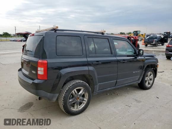 ✅ 2015 Jeep Patriot Latitude • VIN: 1C4NJRFB0FD245284 • Лот: 70104865. Опубликован ранее на Copart с пробегом 135 843 миль. Бесплатный доступ к архиву аукционных продаж из США и подробный отчёт об истории автомобиля на DreamBid. Изображение 3.
